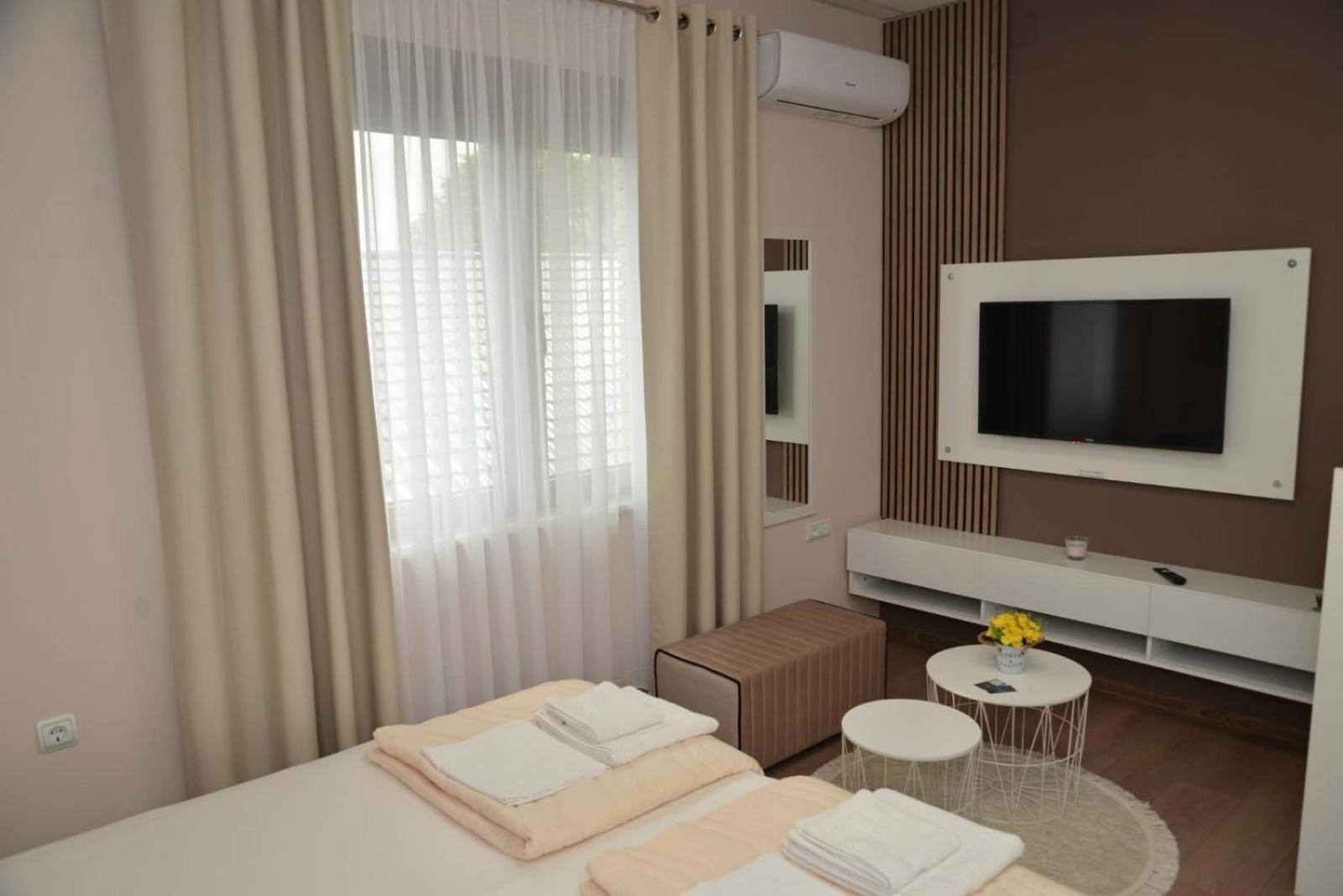 Apartmani Tomic Kladovo Buitenkant foto